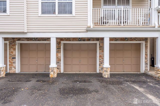 28 Inverness Drive, Edison, NJ 08820
