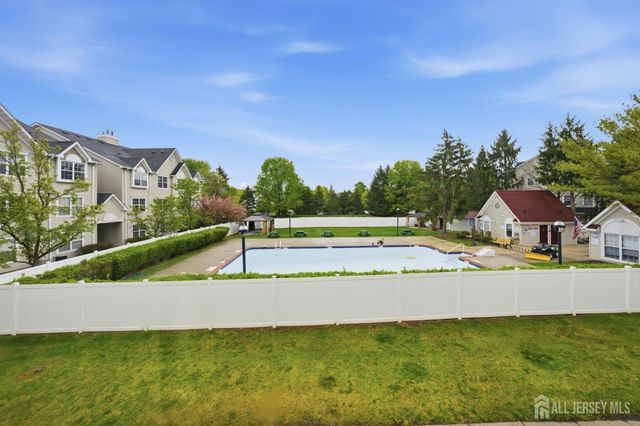 28 Inverness Drive, Edison, NJ 08820