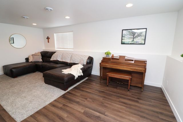 5217 47th Avenue S, Fargo, ND 58104