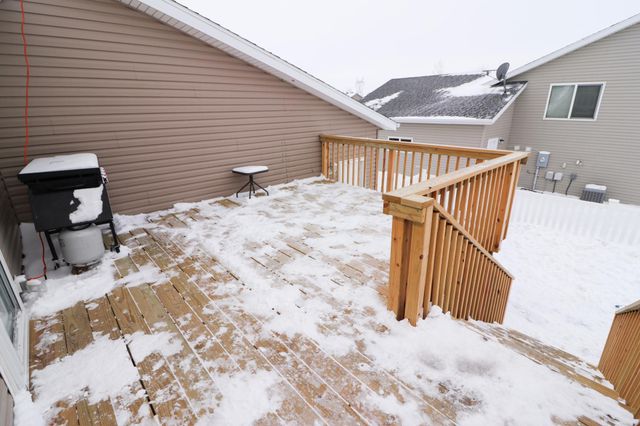 5217 47th Avenue S, Fargo, ND 58104