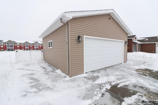 5217 47th Avenue S, Fargo, ND 58104