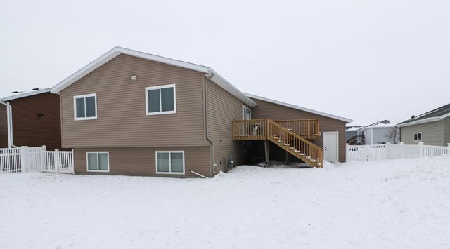 5217 47th Avenue S, Fargo, ND 58104