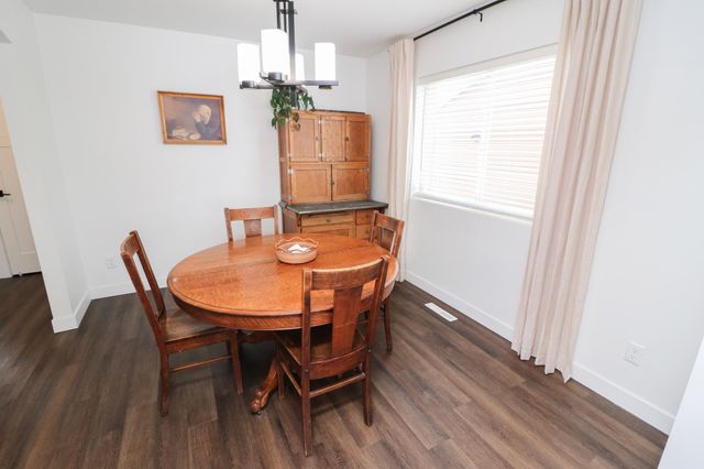 5217 47th Avenue S, Fargo, ND 58104