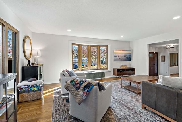 15700 Dawn Drive, Minnetonka, MN 55345