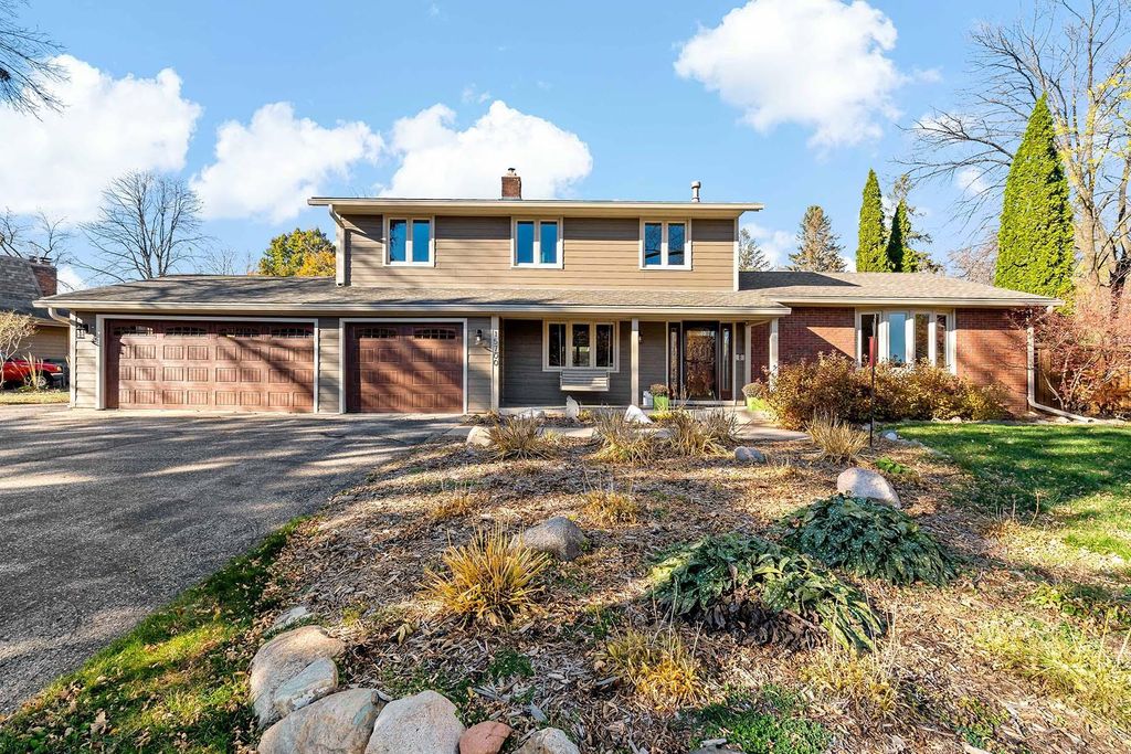 15700 Dawn Drive, Minnetonka, MN 55345