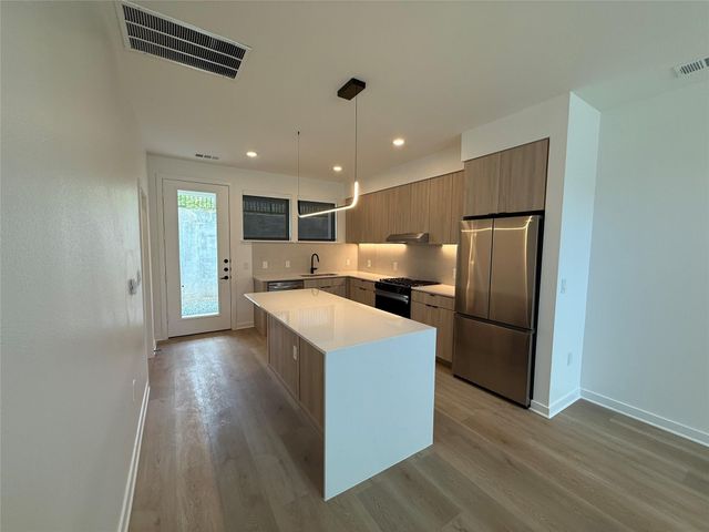 1941 Sawdust Road 170, The Woodlands, TX 77380