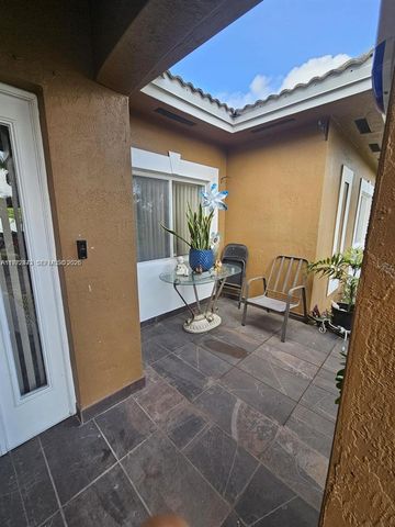 718 SE 12th Ter ., Homestead, FL 33033