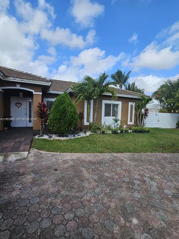 718 SE 12th Ter ., Homestead, FL 33033