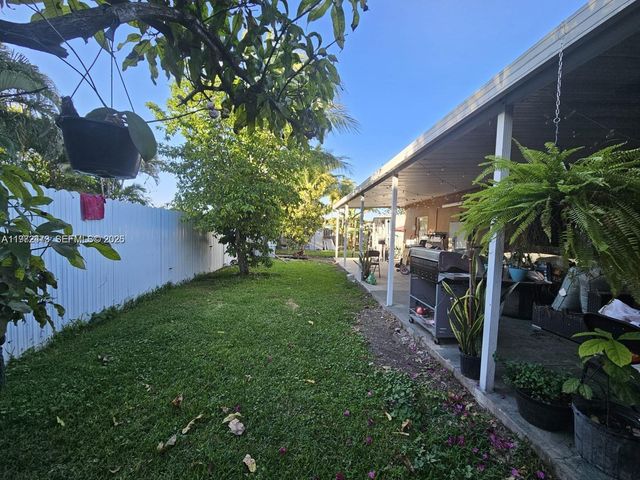 718 SE 12th Ter ., Homestead, FL 33033