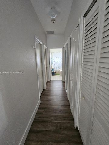 718 SE 12th Ter ., Homestead, FL 33033