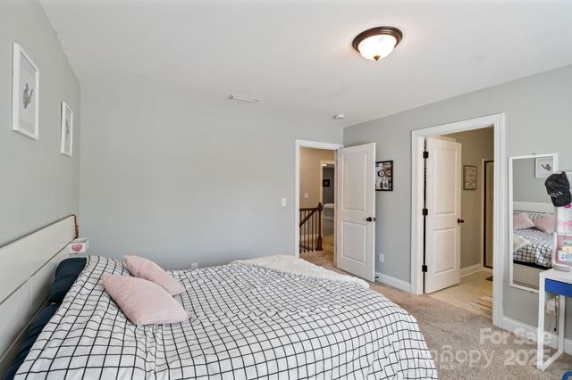 142 Canoe Pole Lane, Mooresville, NC 28117