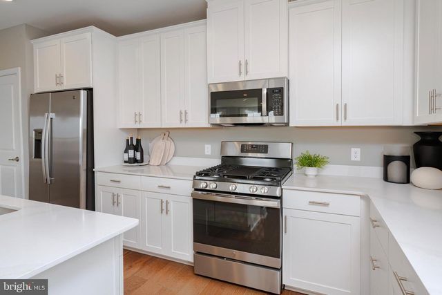157 JOHN VANZANDT DR, Titusville, NJ 08560