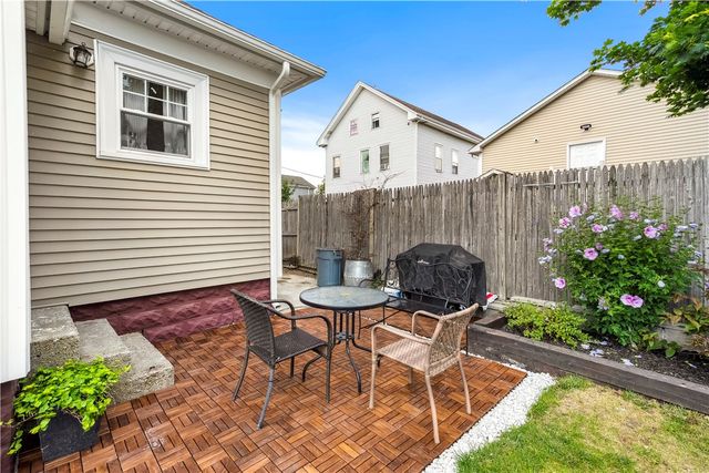 12 Searle Street, Providence, RI 02905