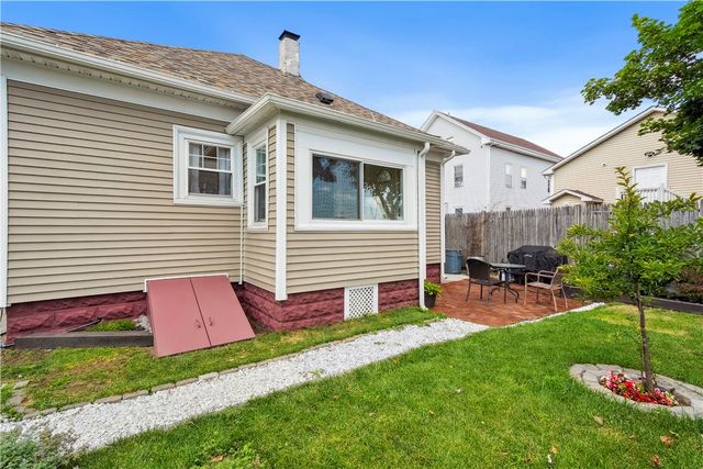 12 Searle Street, Providence, RI 02905