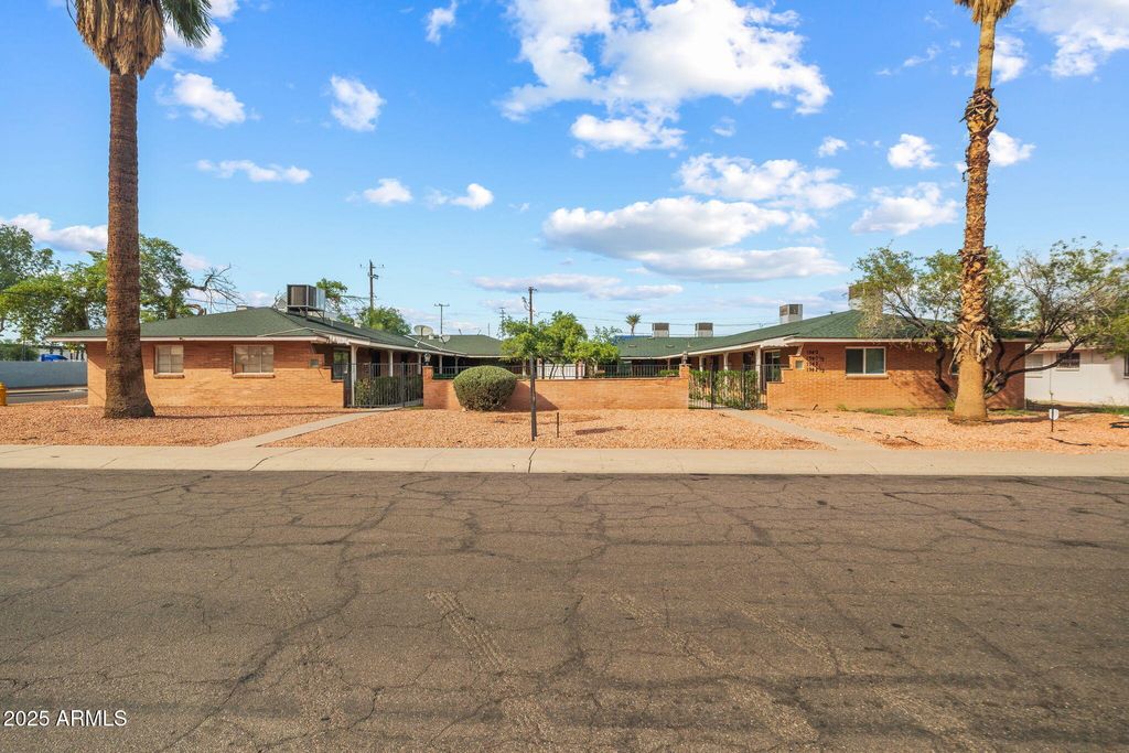 1940 W AMELIA Avenue 1942.5, Phoenix, AZ 85015