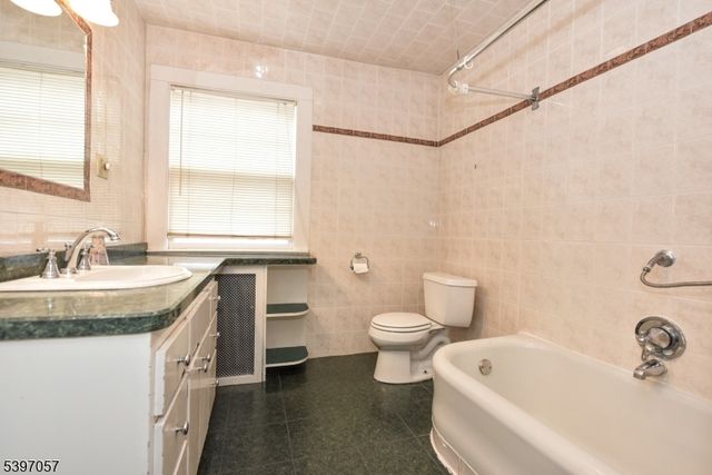 417 Franklin Ave, Hasbrouck Heights Boro, NJ 07604