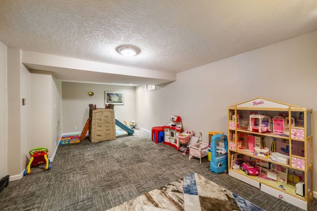 1015 Linden Drive, Norwalk, IA 50211