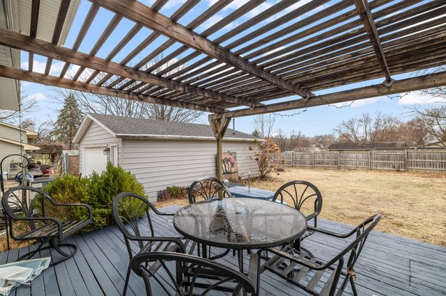 1015 Linden Drive, Norwalk, IA 50211