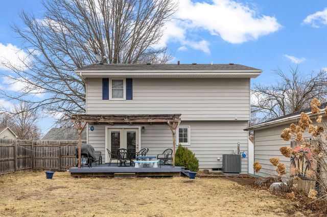 1015 Linden Drive, Norwalk, IA 50211