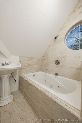 291 Cedar Ridge Road, Eufaula, OK 74432