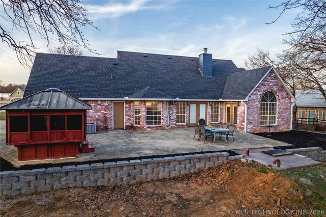 291 Cedar Ridge Road, Eufaula, OK 74432