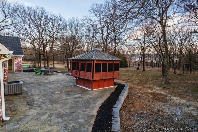 291 Cedar Ridge Road, Eufaula, OK 74432