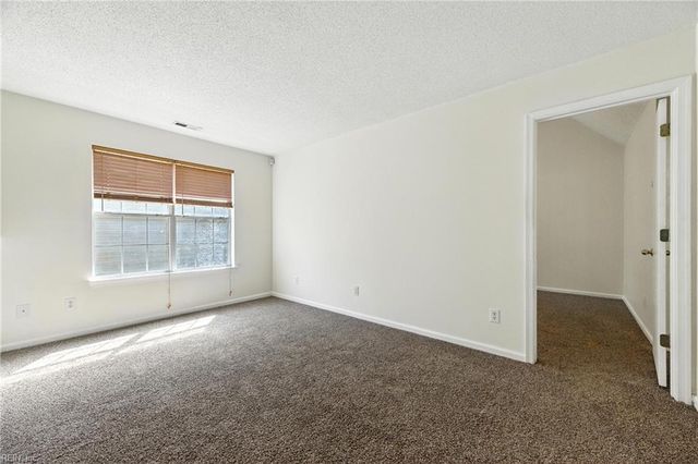 329 Towne Pointe WAY, Newport News, VA 23601