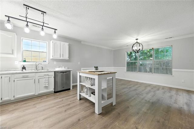 329 Towne Pointe WAY, Newport News, VA 23601
