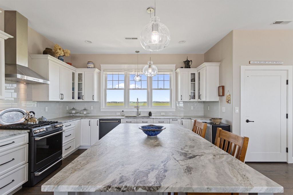Image 18 of property listing at 553 Ocean Boulevard, Hampton, NH 03842