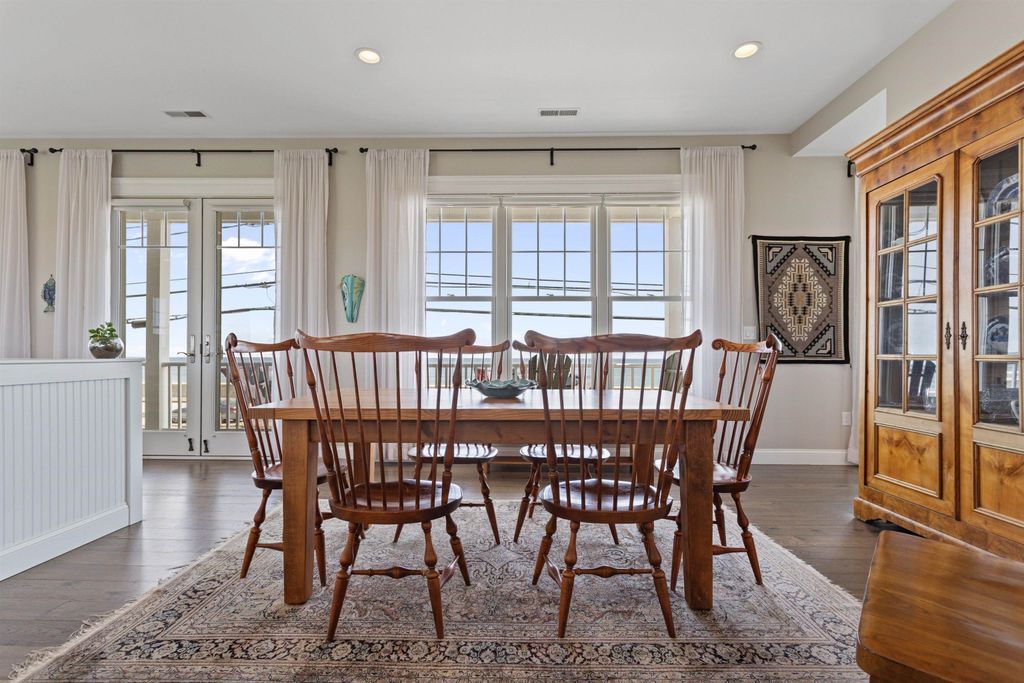 Image 24 of property listing at 553 Ocean Boulevard, Hampton, NH 03842