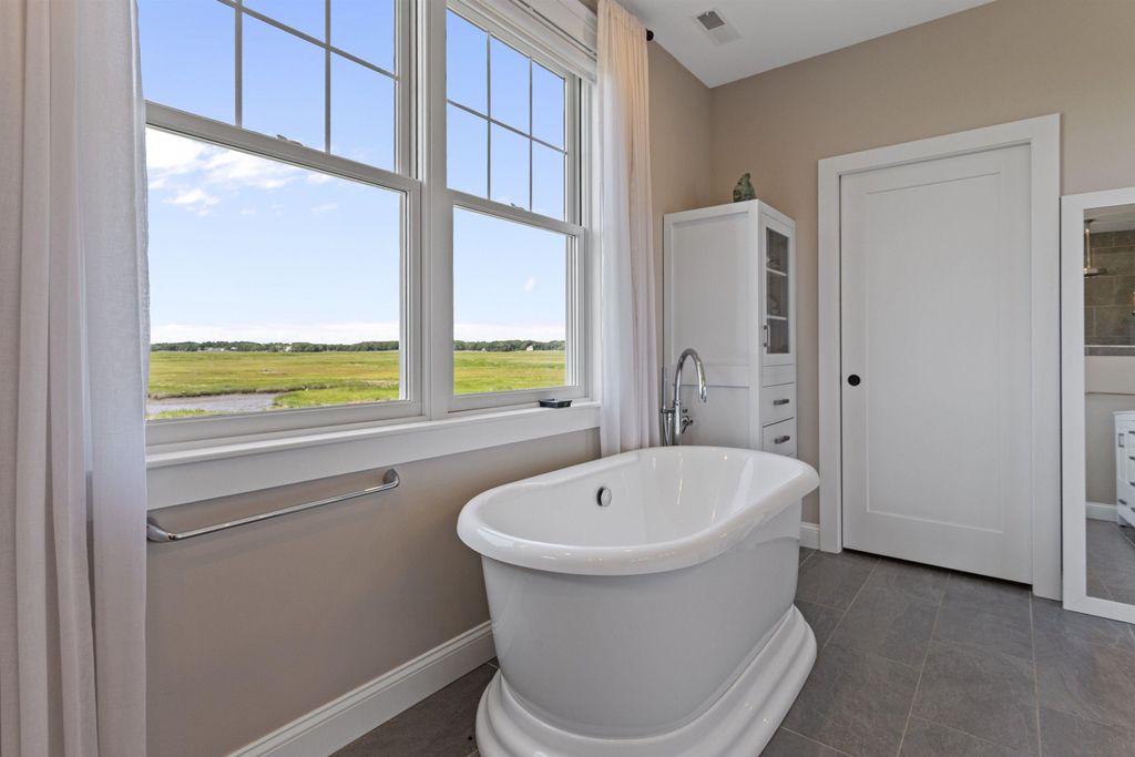 Image 31 of property listing at 553 Ocean Boulevard, Hampton, NH 03842
