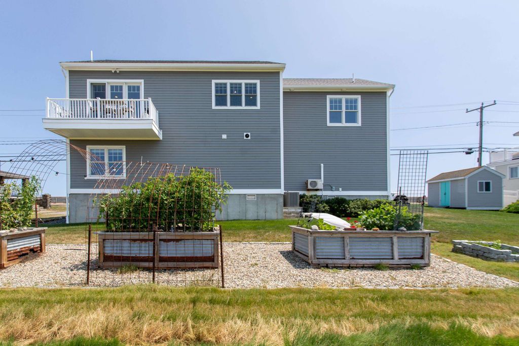 Image 46 of property listing at 553 Ocean Boulevard, Hampton, NH 03842