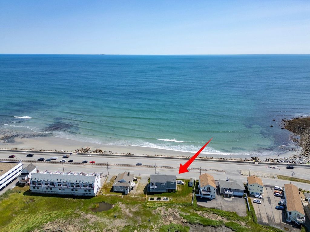 Image 6 of property listing at 553 Ocean Boulevard, Hampton, NH 03842