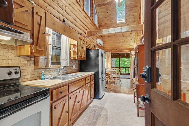 14 Treetop Lane, Blairsville, GA 30512
