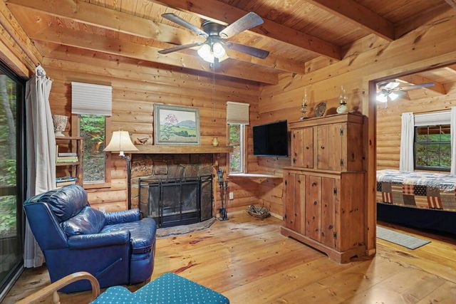 14 Treetop Lane, Blairsville, GA 30512