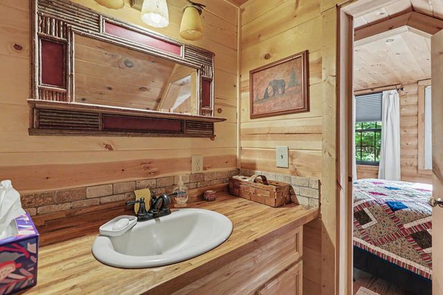 14 Treetop Lane, Blairsville, GA 30512