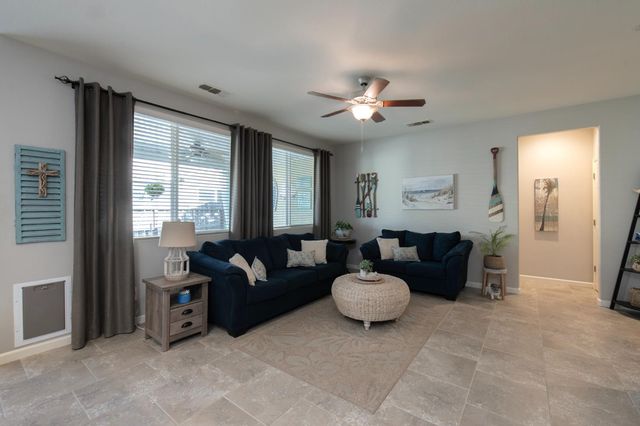 3456 Descanso Avenue, Clovis, CA 93619