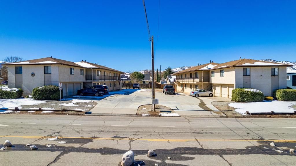 Image 2 of property listing at 21301 Golden Hills Blvd, Tehachapi, CA 93561