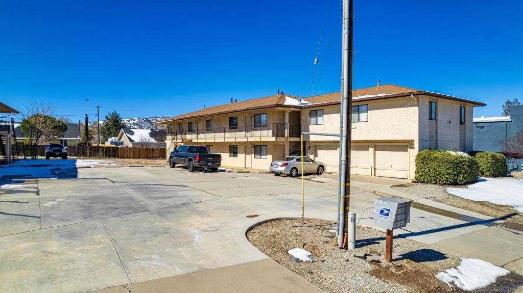 Image 5 of property listing at 21301 Golden Hills Blvd, Tehachapi, CA 93561