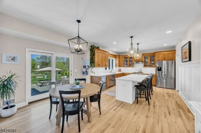 1 Berkshire Ct, Clinton Twp., NJ 08833