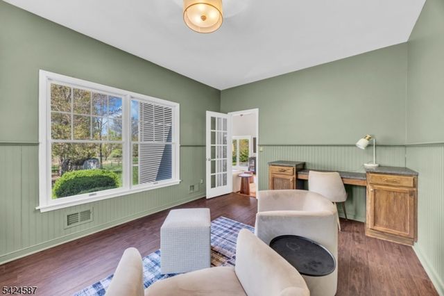 1 Berkshire Ct, Clinton Twp., NJ 08833