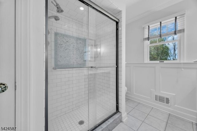 1 Berkshire Ct, Clinton Twp., NJ 08833