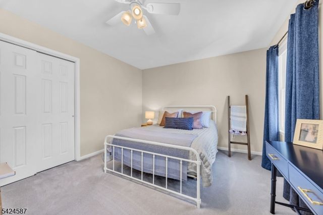 1 Berkshire Ct, Clinton Twp., NJ 08833