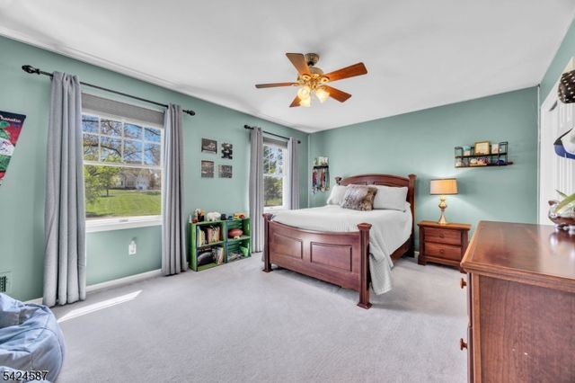 1 Berkshire Ct, Clinton Twp., NJ 08833