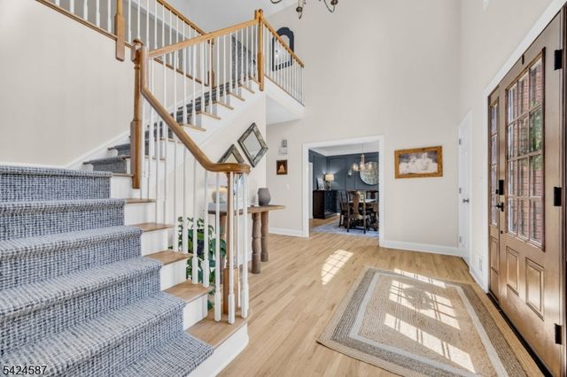 1 Berkshire Ct, Clinton Twp., NJ 08833