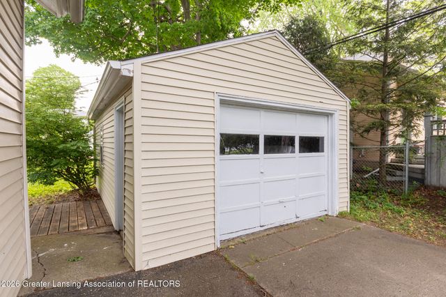 426 N Putnam Street, Williamston, MI 48895
