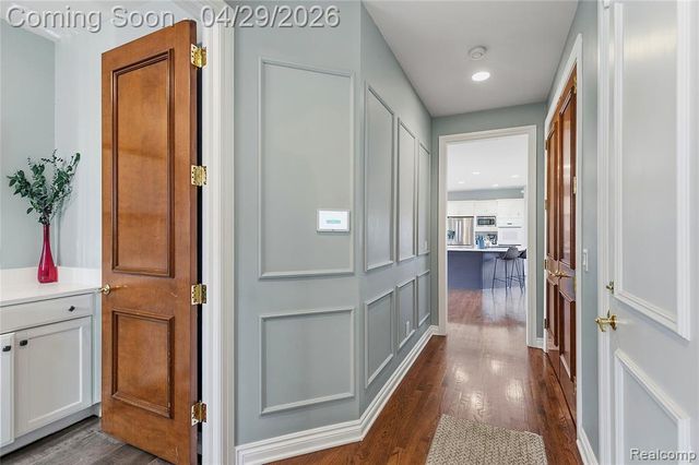1920 Vinsetta Court, Rochester, MI 48306