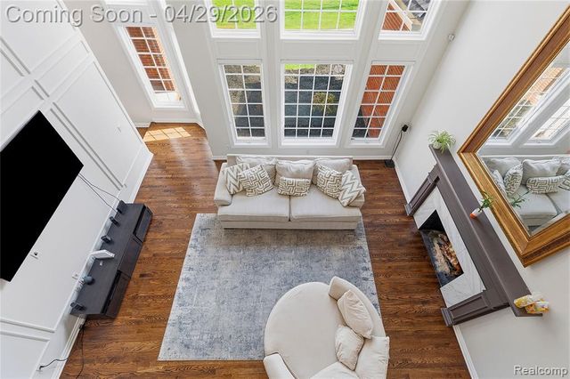 1920 Vinsetta Court, Rochester, MI 48306