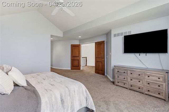 1920 Vinsetta Court, Rochester, MI 48306