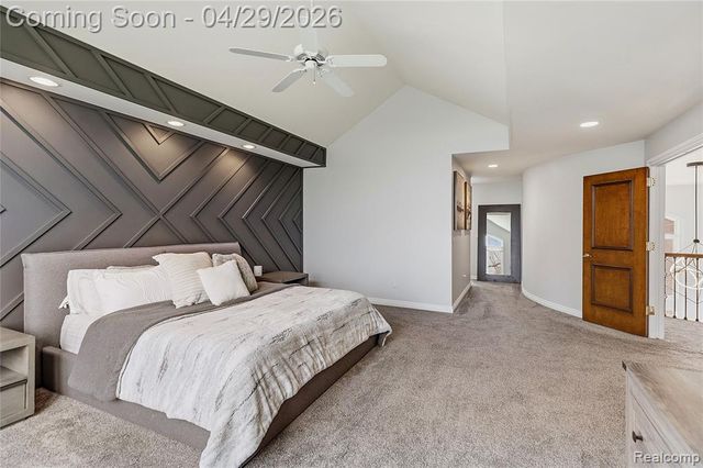 1920 Vinsetta Court, Rochester, MI 48306